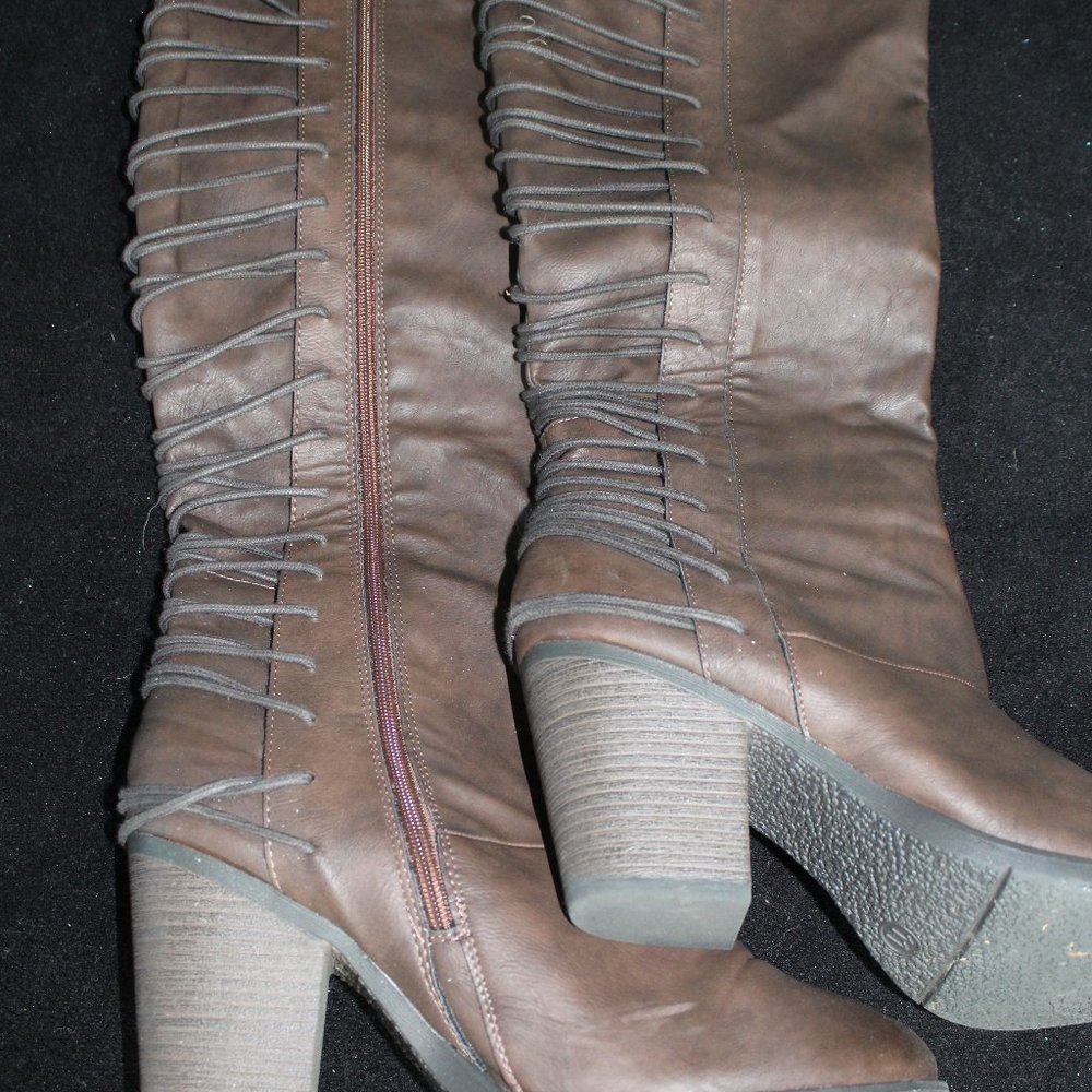 Heel Boots Brown Size 11 - Sexy lace up back